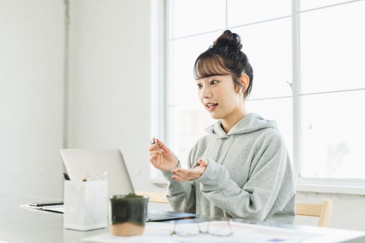 事前にスタッフと顔を合わせる